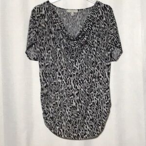 Chaus Monochrome Patterned Short Sleeve Top